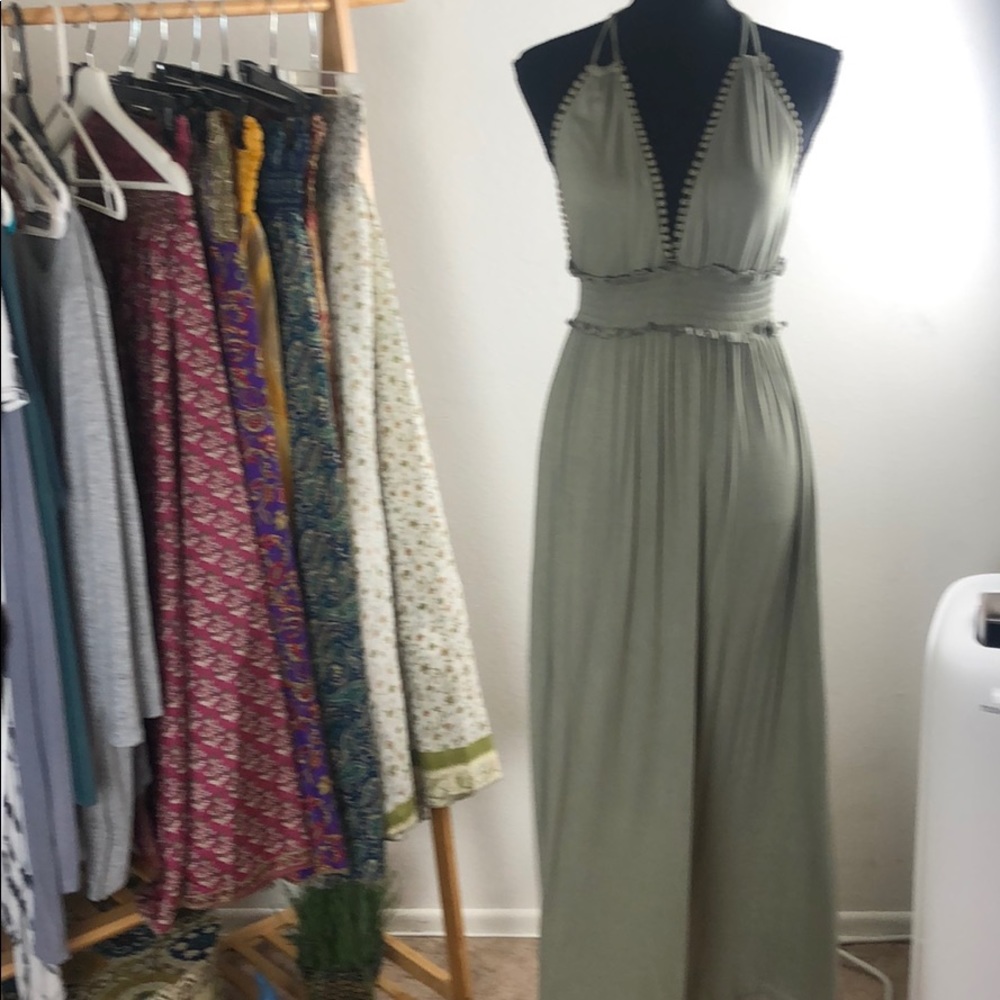 Halter maxi dress - Picture 2 of 10
